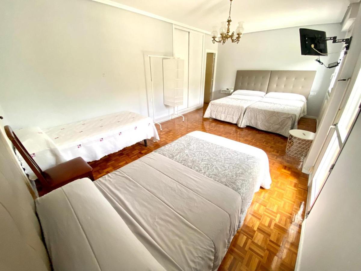 Garden Lodge Hostal Evencio Ribadavia Exterior photo