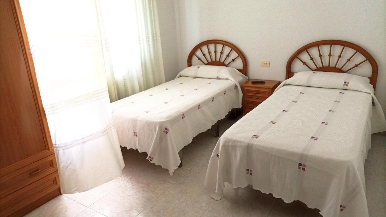 Garden Lodge Hostal Evencio Ribadavia Exterior photo