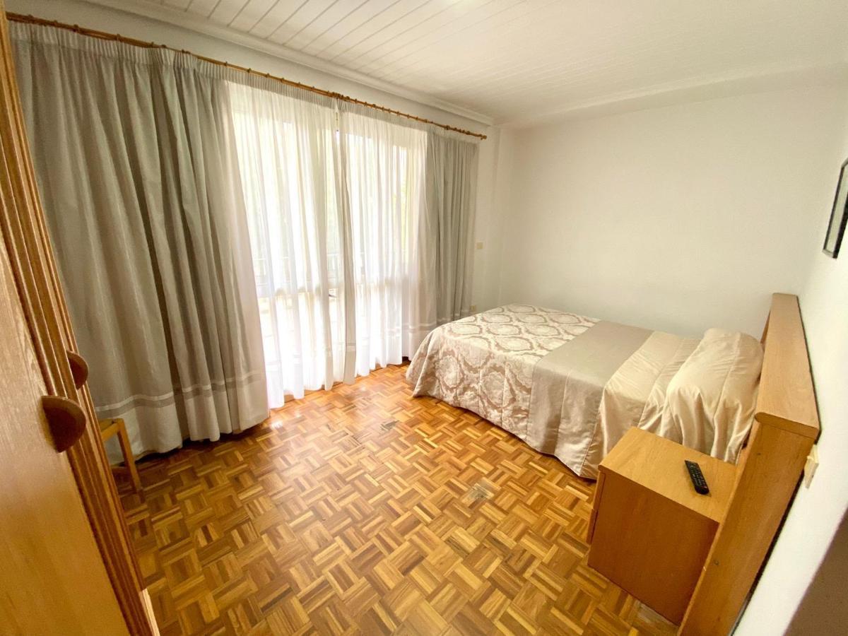 Garden Lodge Hostal Evencio Ribadavia Exterior photo