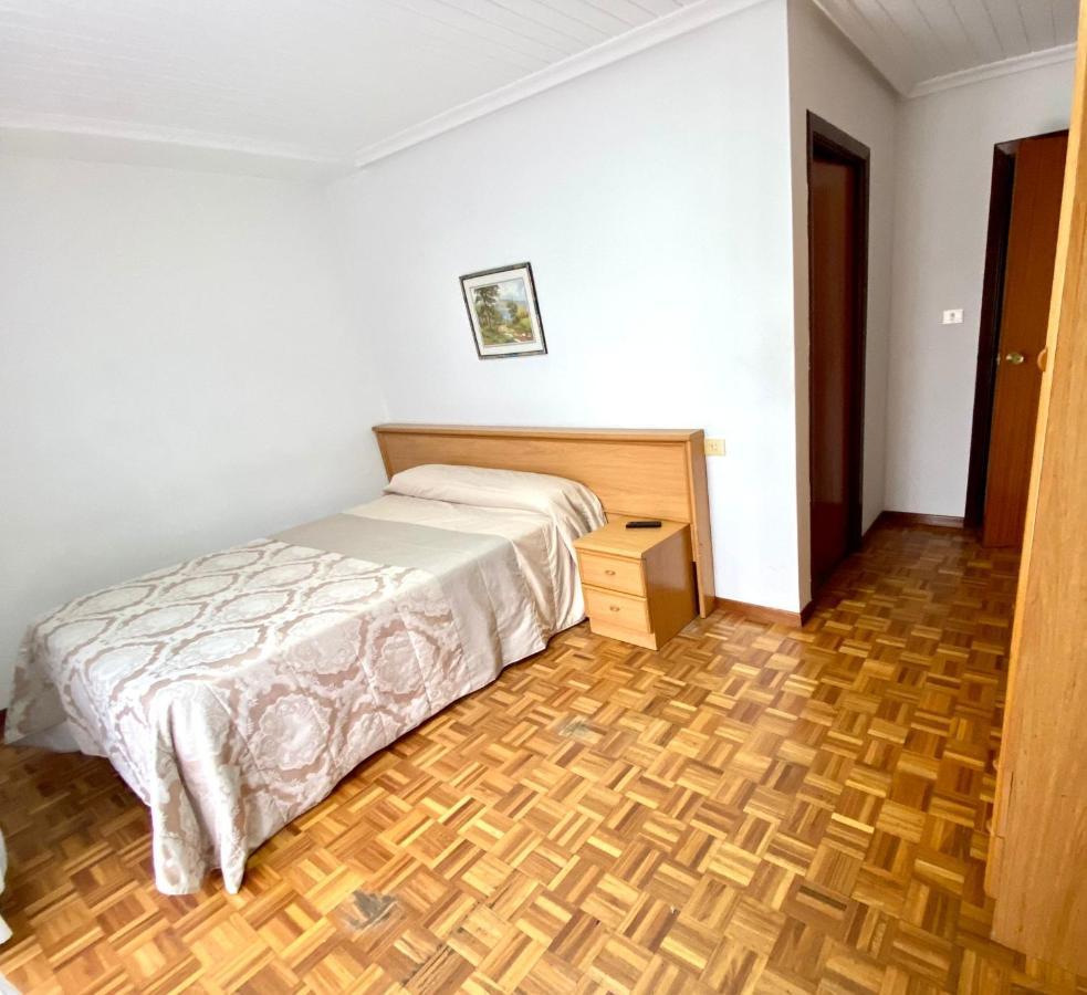 Garden Lodge Hostal Evencio Ribadavia Exterior photo