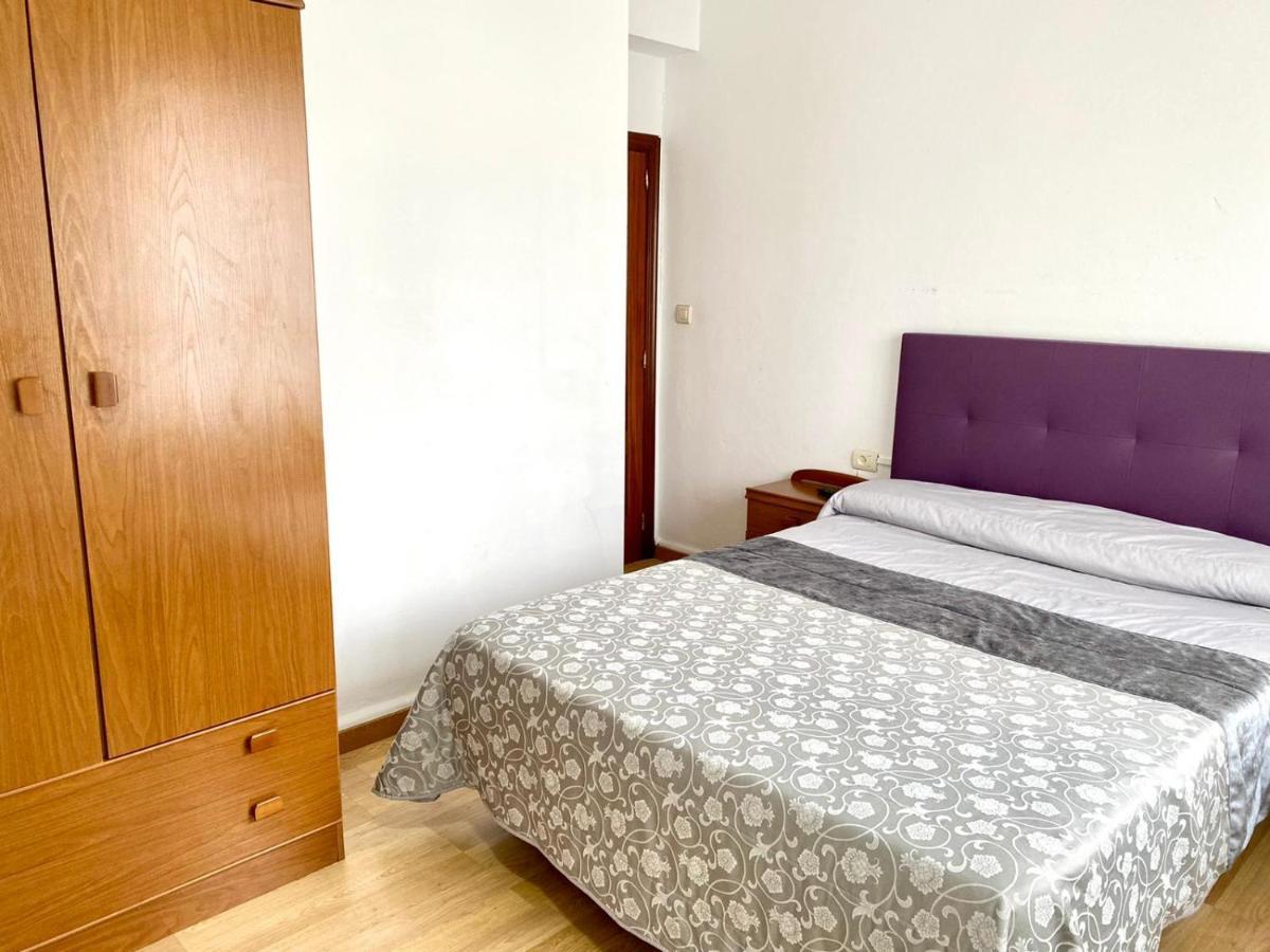 Garden Lodge Hostal Evencio Ribadavia Exterior photo