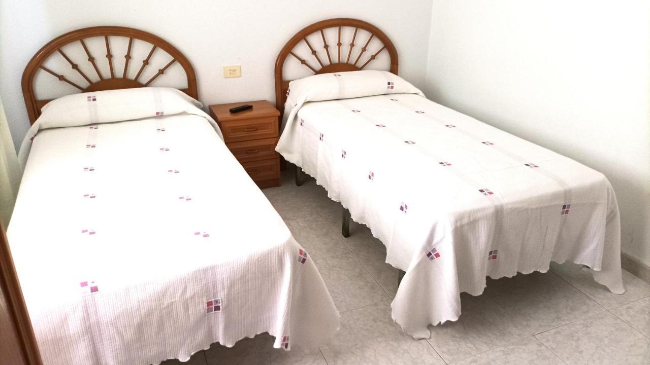 Garden Lodge Hostal Evencio Ribadavia Exterior photo