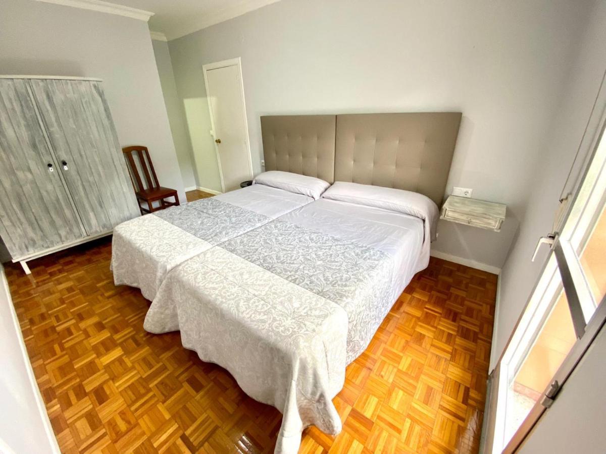 Garden Lodge Hostal Evencio Ribadavia Exterior photo