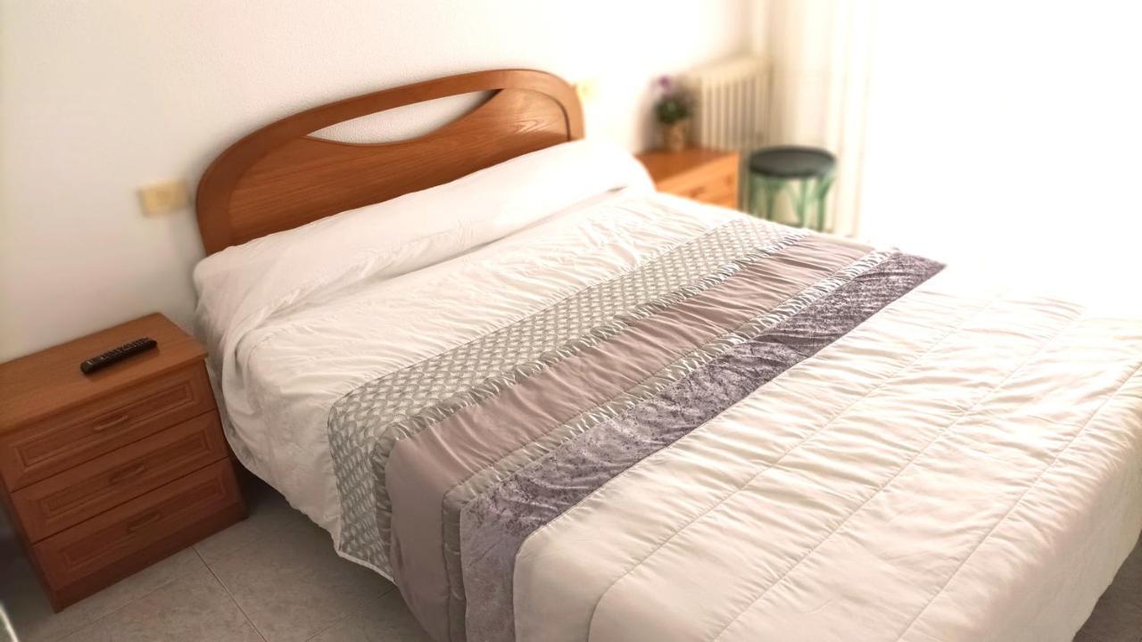 Garden Lodge Hostal Evencio Ribadavia Exterior photo
