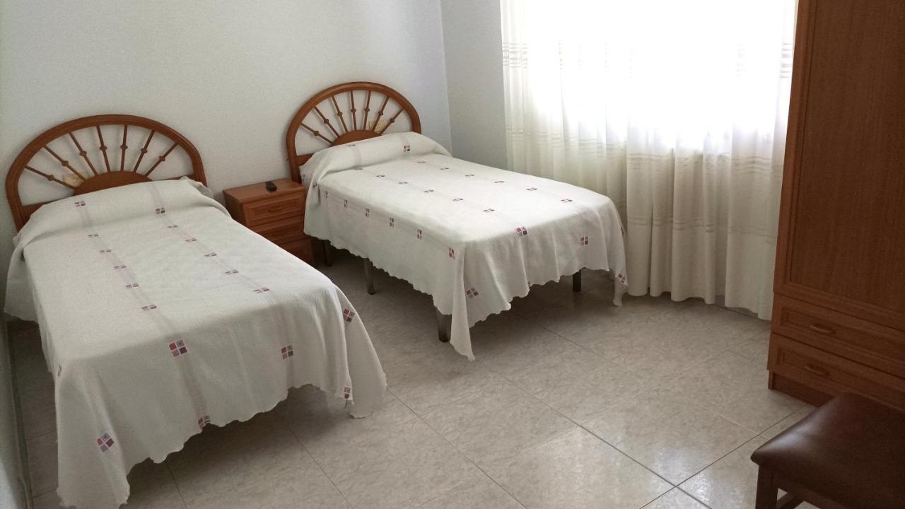 Garden Lodge Hostal Evencio Ribadavia Exterior photo