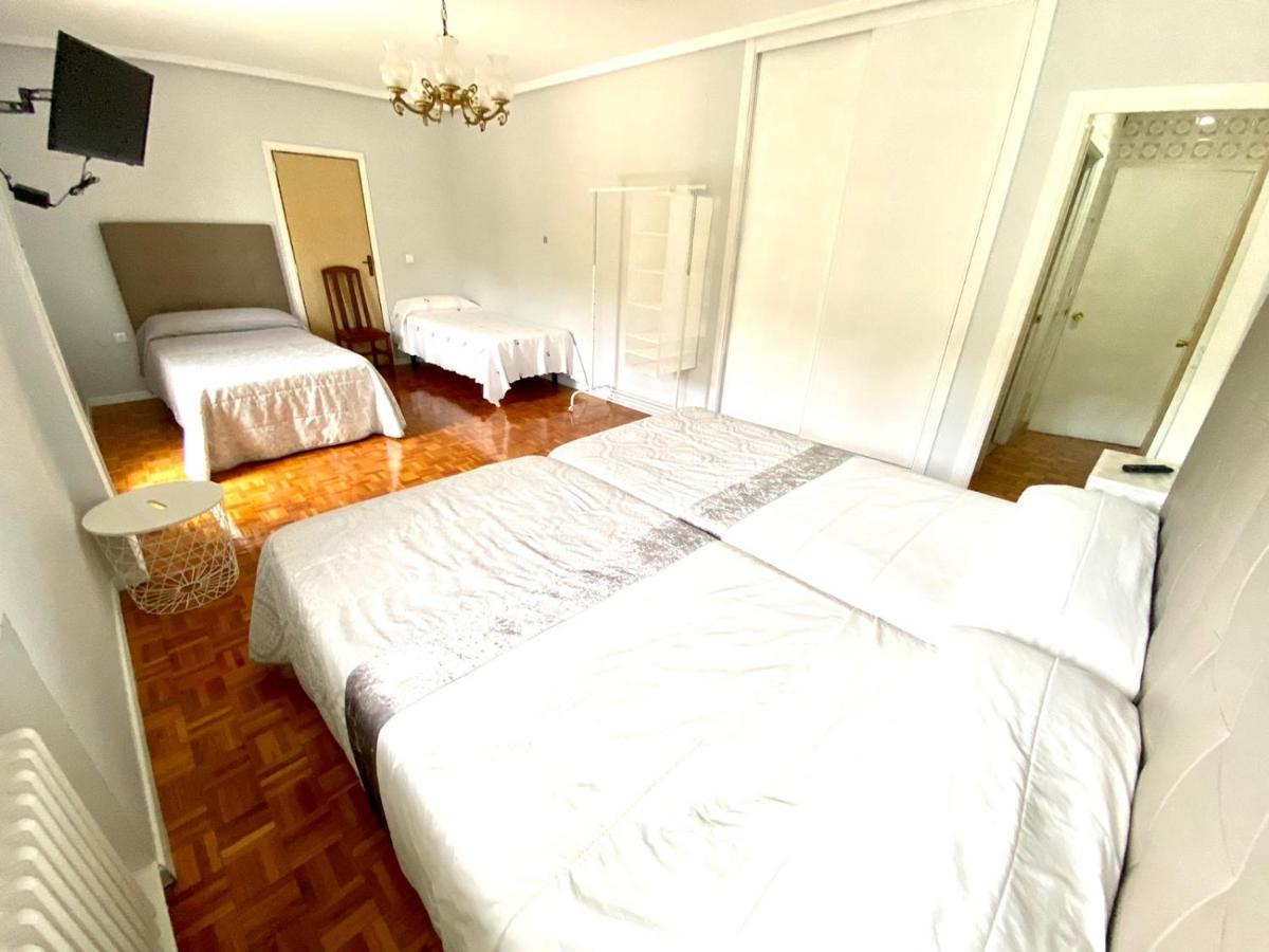 Garden Lodge Hostal Evencio Ribadavia Exterior photo