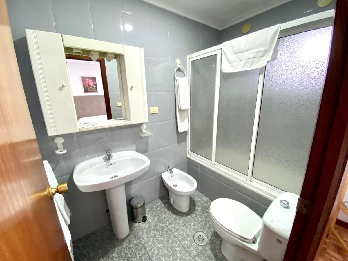 Garden Lodge Hostal Evencio Ribadavia Exterior photo